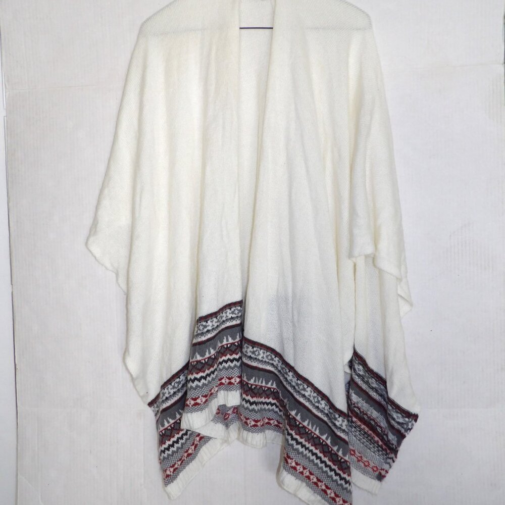 Madison 88 Women's White Poncho Shawl Sweater Wrap O S